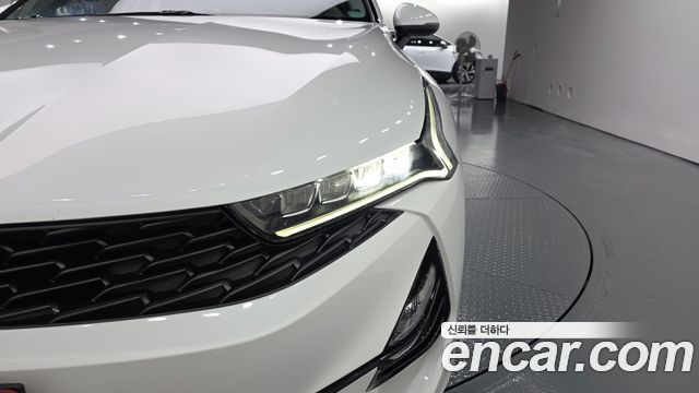 Kia K5 2023 — photo 8