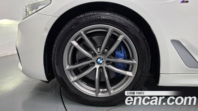 BMW 5-Series 2018 — photo 5