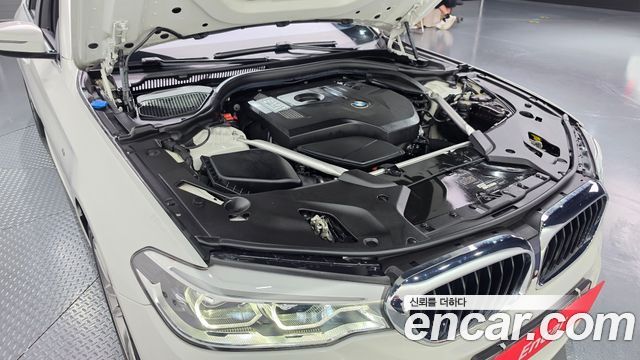 BMW 5-Series 2018 — photo 6