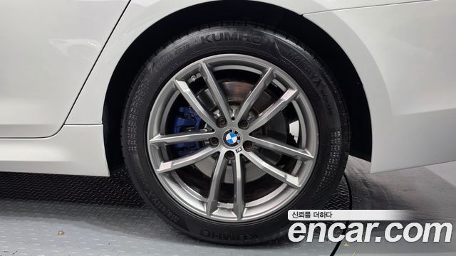 BMW 5-Series 2018 — photo 7