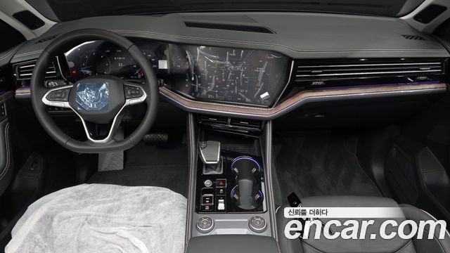 Volkswagen Touareg 2026 — photo 10