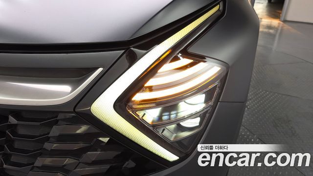 Kia Sportage 2023 — photo 8