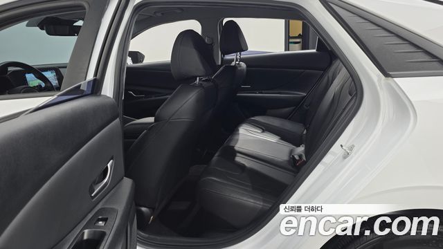 Hyundai AVANTE 2023 — photo 17