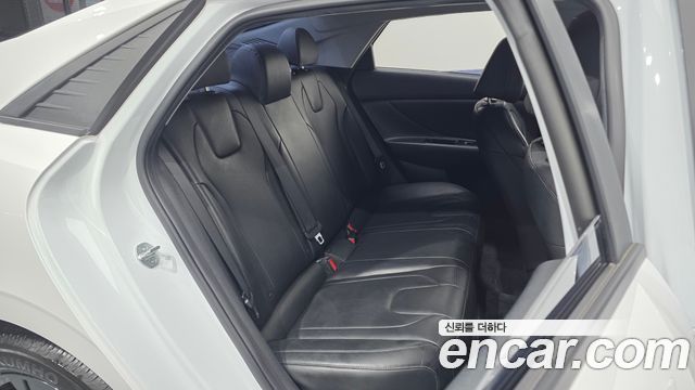 Hyundai AVANTE 2023 — photo 18