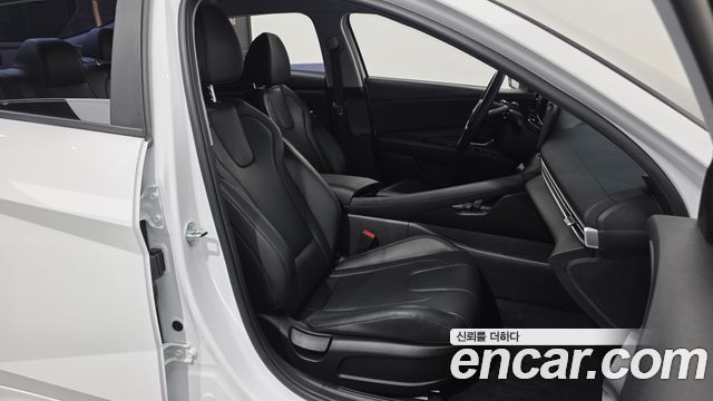 Hyundai AVANTE 2023 — photo 16