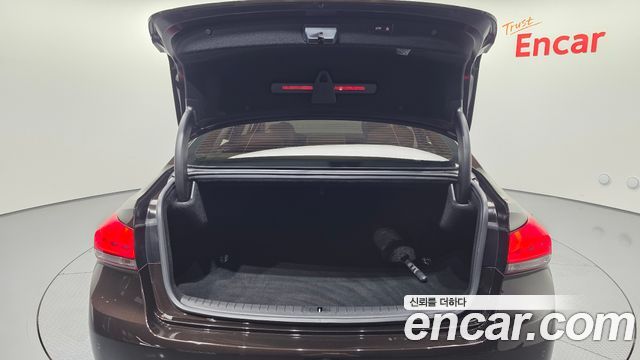 Genesis G80 2018 — photo 24