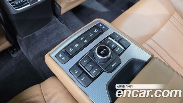 Genesis G80 2018 — photo 25