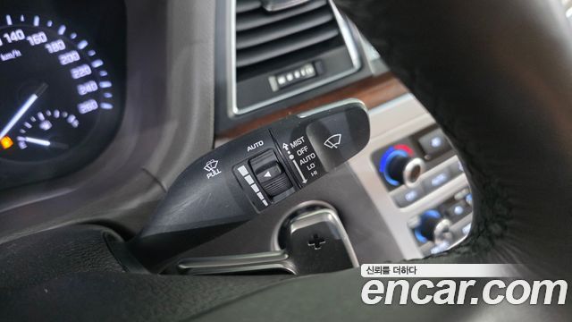 Genesis G80 2018 — photo 29
