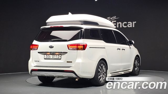 Kia Canival 2017 — photo 2