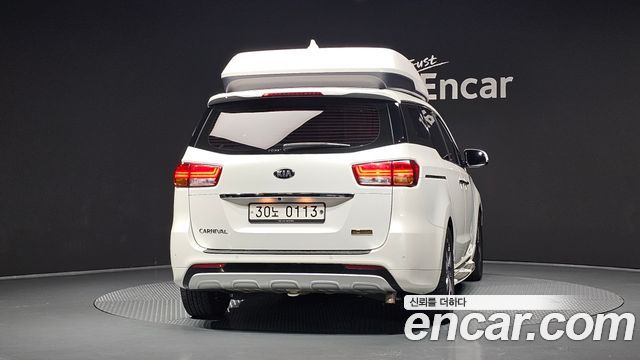 Kia Canival 2017 — photo 4