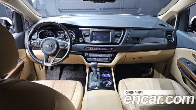 Kia Canival 2017 — photo 10