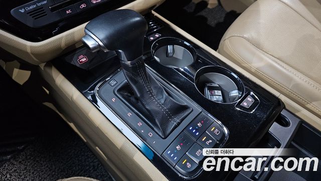 Kia Canival 2017 — photo 12