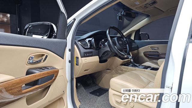 Kia Canival 2017 — photo 13