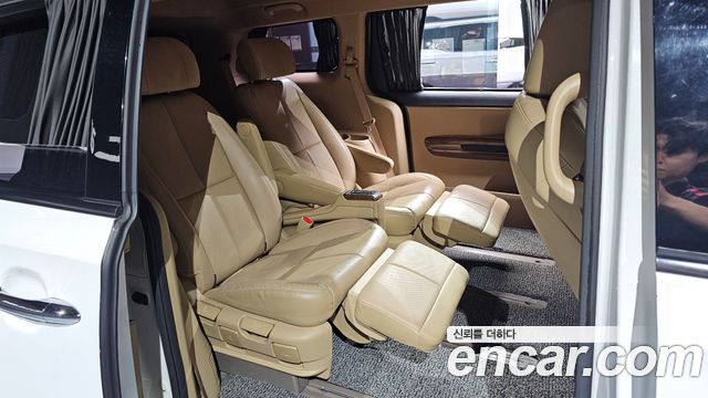 Kia Canival 2017 — photo 17