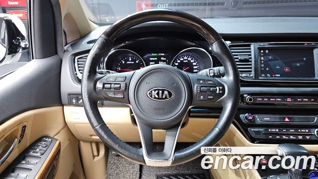 Kia Canival 2017 — photo 19