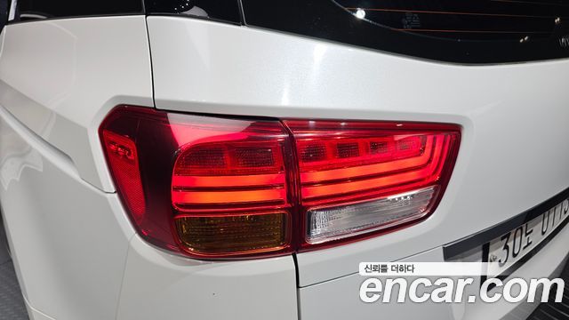 Kia Canival 2017 — photo 9