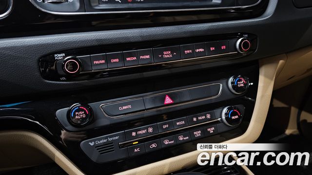 Kia Canival 2017 — photo 28