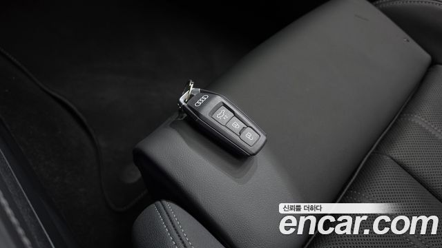 Audi Q5 2025 — photo 24