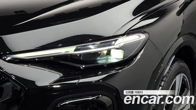 Audi Q5 2025 — photo 8