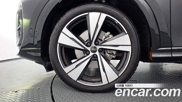 Audi Q5 2025 — photo 35