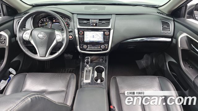 Nissan Altima 2018 — photo 10