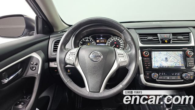 Nissan Altima 2018 — photo 18