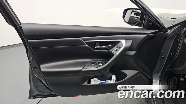 Nissan Altima 2018 — photo 14