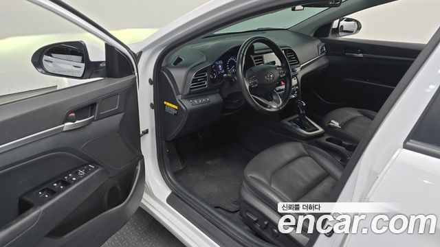 Hyundai AVANTE 2020 — photo 13