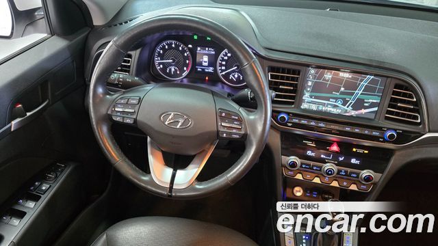 Hyundai AVANTE 2020 — photo 18