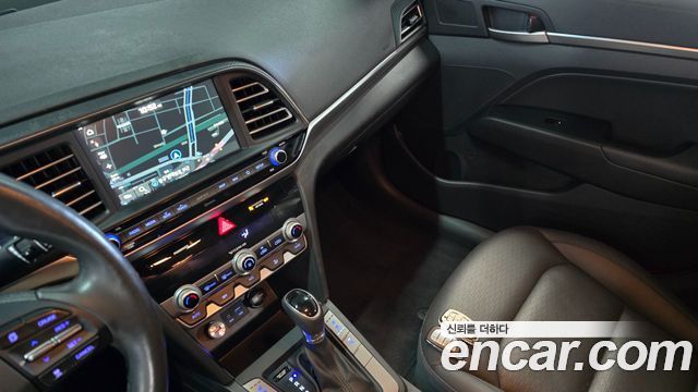 Hyundai AVANTE 2020 — photo 22