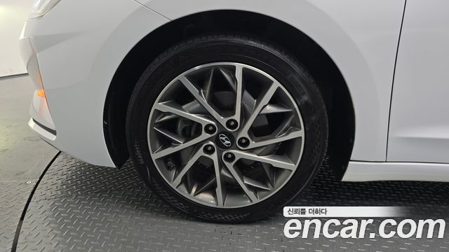 Hyundai AVANTE 2020 — photo 7