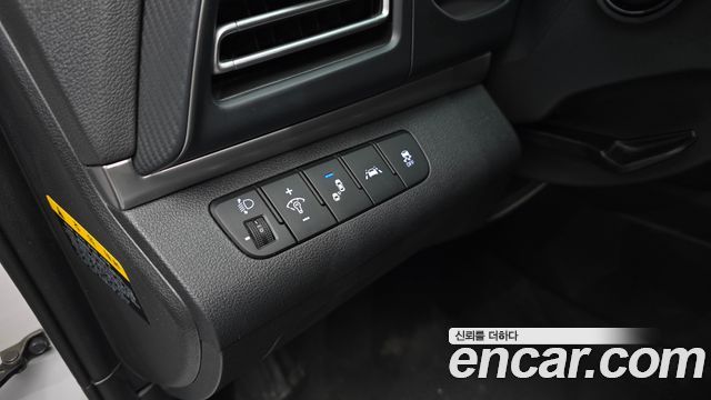 Hyundai AVANTE 2020 — photo 31