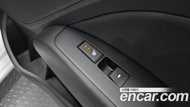 Hyundai AVANTE 2020 — photo 37