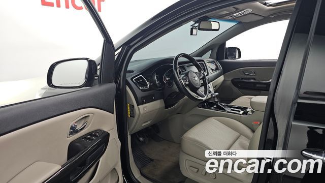 Kia Canival 2019 — photo 10