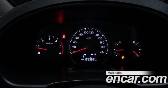 Hyundai Starex 2016 — photo 8
