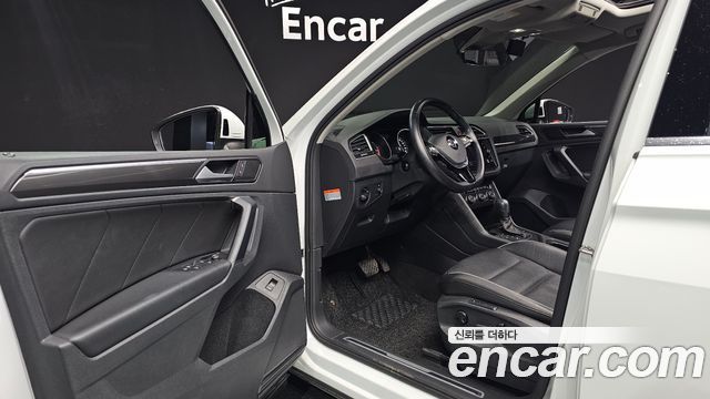 Volkswagen Tiguan 2020 — photo 13