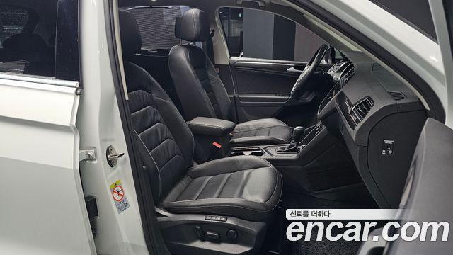 Volkswagen Tiguan 2020 — photo 18