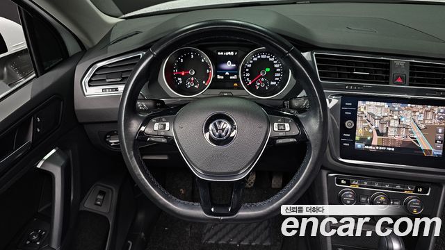 Volkswagen Tiguan 2020 — photo 19