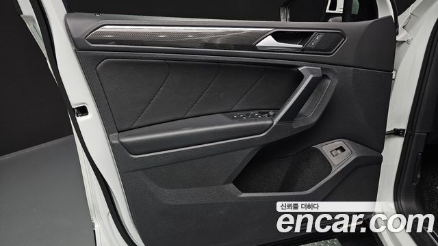 Volkswagen Tiguan 2020 — photo 14