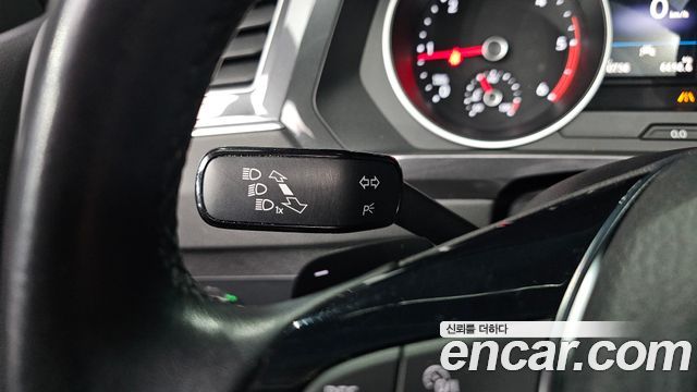 Volkswagen Tiguan 2020 — photo 30