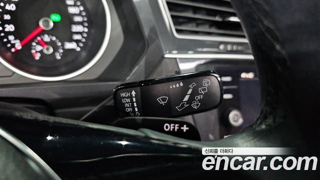 Volkswagen Tiguan 2020 — photo 31