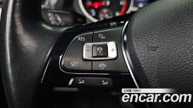Volkswagen Tiguan 2020 — photo 33