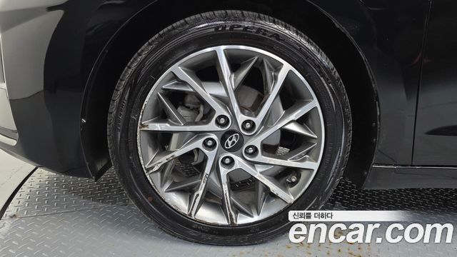 Hyundai AVANTE 2020 — photo 5