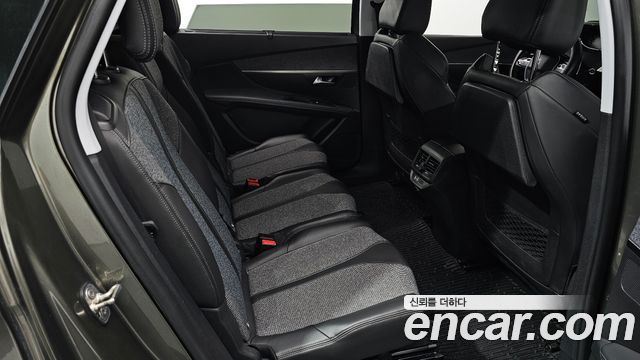 Peugeot 5008 2019 — photo 12