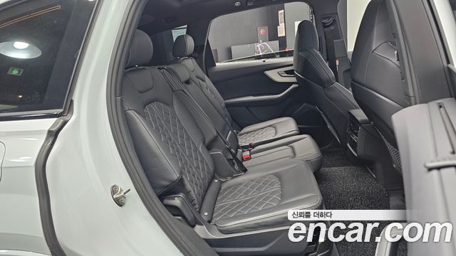 Audi Q7 2023 — photo 17