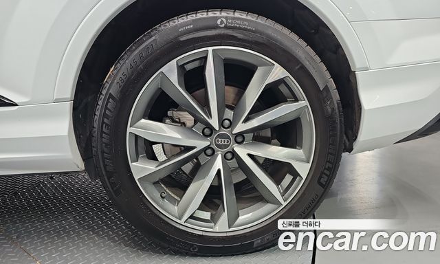 Audi Q7 2023 — photo 7