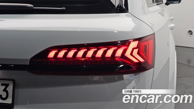 Audi Q7 2023 — photo 9