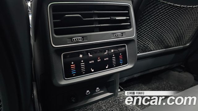 Audi Q7 2023 — photo 33
