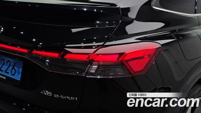 Audi Q4 e-tron 2026 — photo 9
