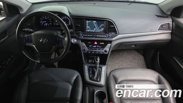 Hyundai AVANTE 2017 — photo 7